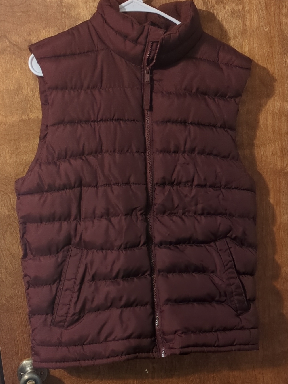 Old Navy Women's Quilted Puffer Vest in Deep Maroon